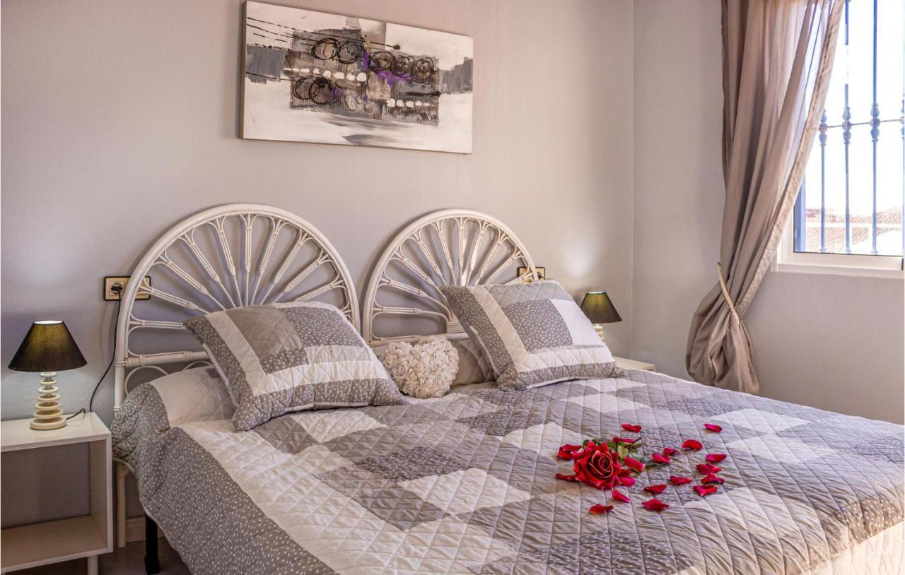 Stunning Apartment In Torrevieja Luaran gambar