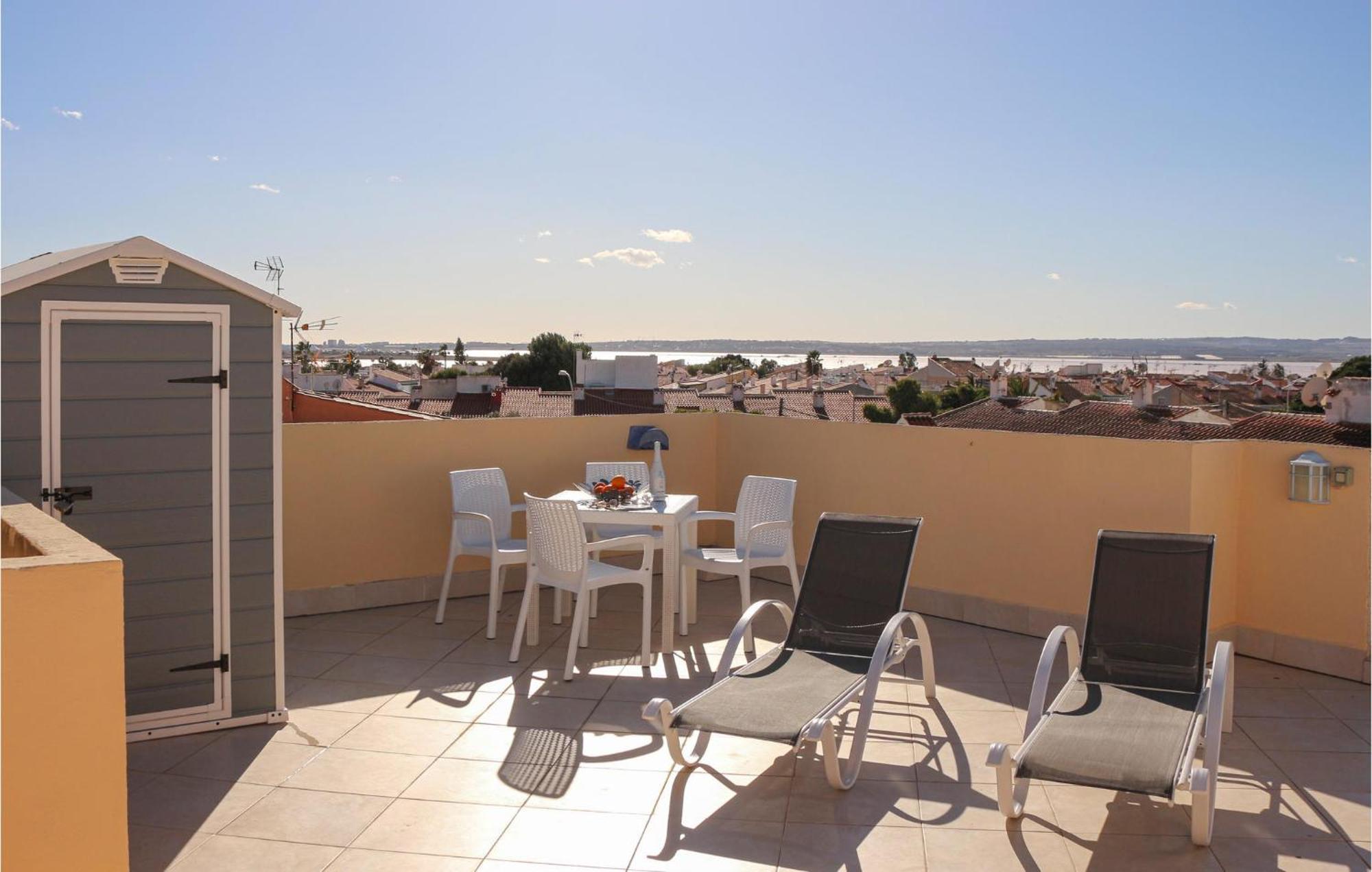 Stunning Apartment In Torrevieja Luaran gambar